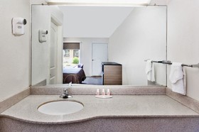 Super 8 by Wyndham Ringgold