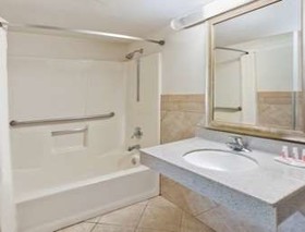 Super 8 by Wyndham Ringgold