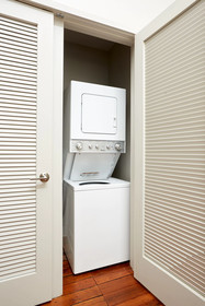 Sonder The Broughton Apartments Historic District