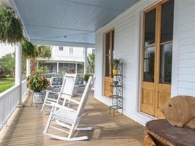 Surf Song Bed & Breakfast