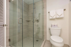 Waikiki Shore by Castle Hotels & Resorts
