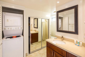 Waikiki Shore by Castle Hotels & Resorts