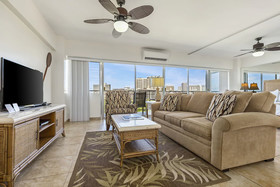 Waikiki Shore by Castle Hotels & Resorts