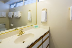 Waikiki Shore by Castle Hotels & Resorts