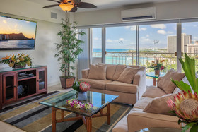 Waikiki Shore by Castle Hotels & Resorts