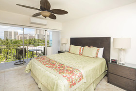 Waikiki Shore by Castle Hotels & Resorts