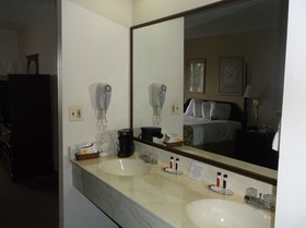 Baymont by Wyndham Metropolis