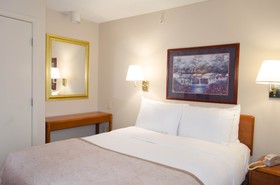 MainStay Suites