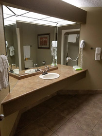 Apple Tree Inn and Suites