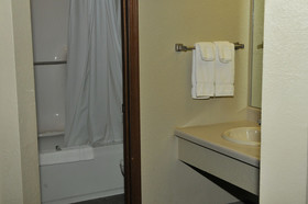 Apple Tree Inn and Suites