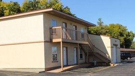 Budget Host Golden Wheat Motel