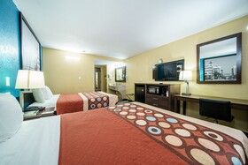 Super 8 by Wyndham Wichita Airport