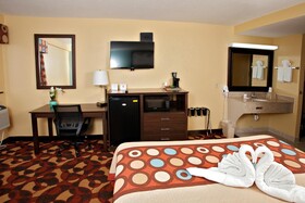 Super 8 by Wyndham Wichita Airport