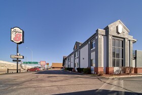 Super 8 by Wyndham Wichita Airport