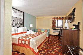 Super 8 by Wyndham Wichita Airport
