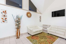 Super 8 by Wyndham Wichita Airport