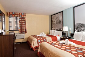 Super 8 by Wyndham Wichita Airport