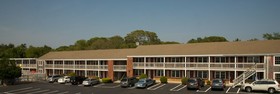 Holiday Hill Inn & Suites