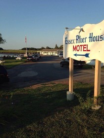 Shea's Riverside Inn & Motel
