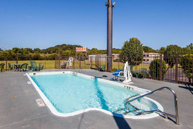 Howard Johnson by Wyndham Chattanooga Lookout Mountain