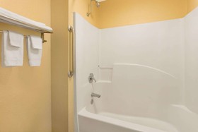 Howard Johnson by Wyndham Chattanooga Lookout Mountain