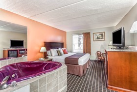 Super 8 by Wyndham Dandridge