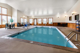 Econo Lodge Inn And Suites