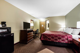 Econo Lodge Inn And Suites