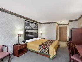 Super 8 by Wyndham Erwin