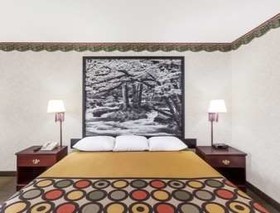 Super 8 by Wyndham Erwin