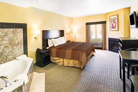 Days Inn & Suites by Wyndham Downtown Gatlinburg Parkway