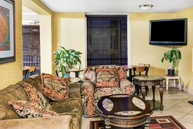 Days Inn & Suites by Wyndham Downtown Gatlinburg Parkway
