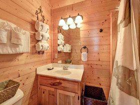 Favored By Fortune Cabin