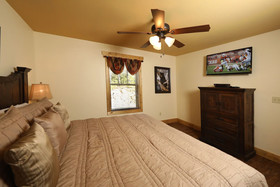 Hilltop Haven Chalet