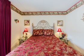 Oak Square Condominiums