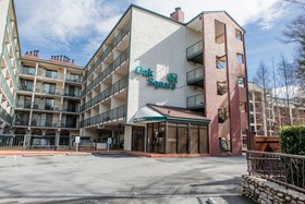 Oak Square Condominiums