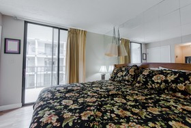 Oak Square Condominiums