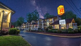 Super 8 by Wyndham Downtown Gatlinburg at Convention Center