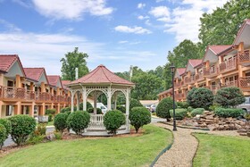 Super 8 by Wyndham Downtown Gatlinburg at Convention Center