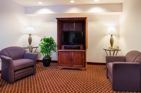 Econo Lodge Inn & Suites