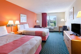 Econo Lodge Inn & Suites
