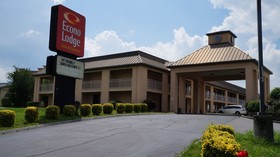 Econo Lodge Inn & Suites East
