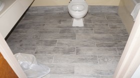 Econo Lodge Inn & Suites East