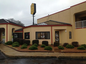 Colonial Inn & Suites