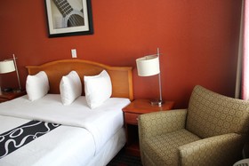 Vista Inn & Suites Memphis
