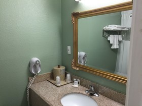 Vista Inn & Suites Memphis