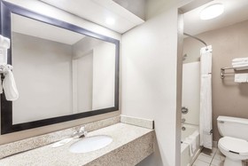 Super 8 by Wyndham Murfreesboro