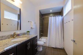 Acklen Luxury Condos by Hosteeva