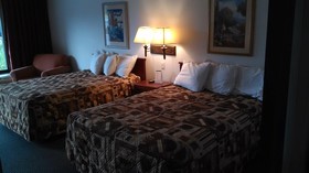 Paris Inn & Suites