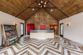 Mill Creek Inn by the River, a Howard Johnson by Wyndham